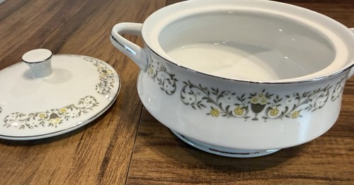 Vintage Fine China Japan Florentine Sterling Soup Tureen - photo 2