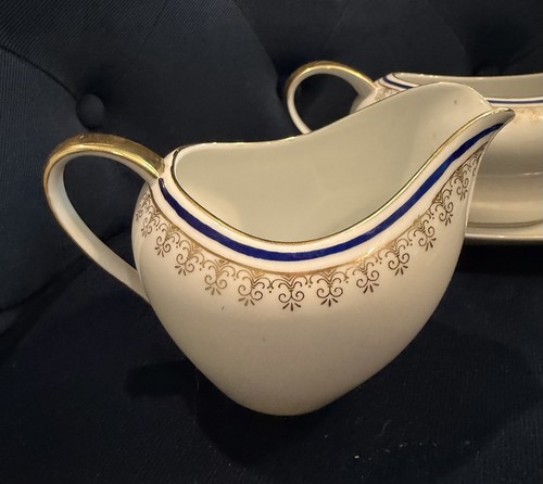Vintage Fine China of Japan 1859 Pegasus Porcelain Gravy Boat - photo 5