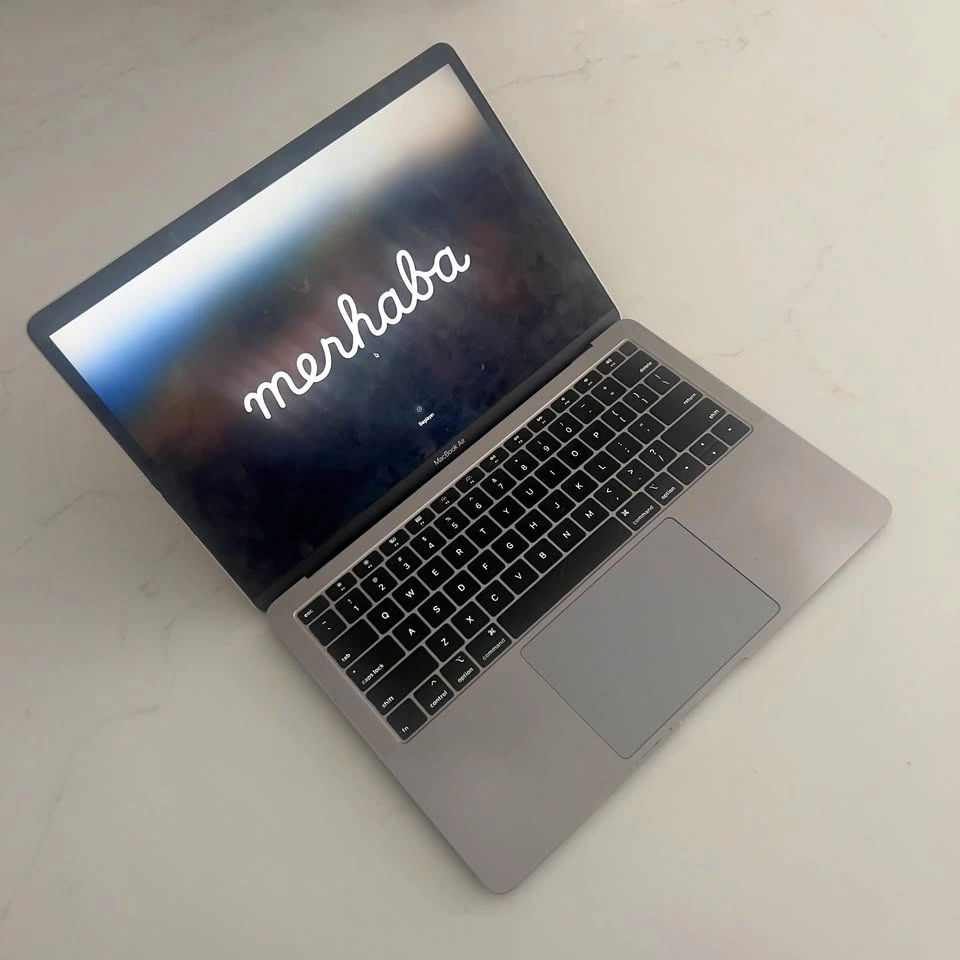 Excellent Macbook Air M1 8GB RAM 256GB SSD - comes with charger