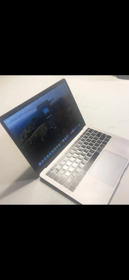 Excellent Macbook Air M1 8GB RAM 256GB SSD - comes with charger - photo 5