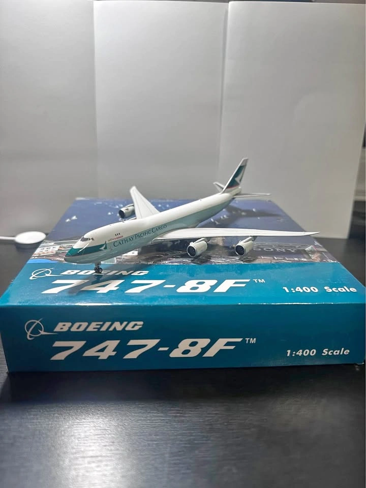 Cathay Cargo B747-8F | 1:400 scale phoenix model