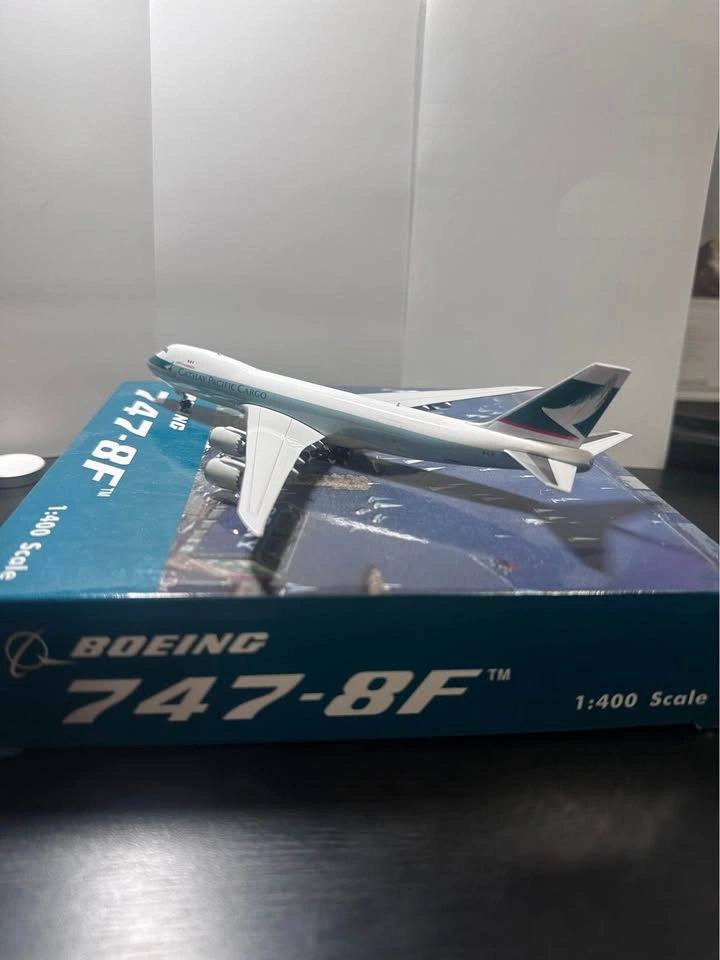 Cathay Cargo B747-8F | 1:400 scale phoenix model - photo 2