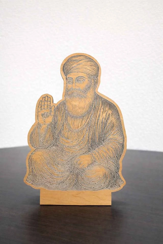 Wood Guru Nanak Dev ji display - photo 2