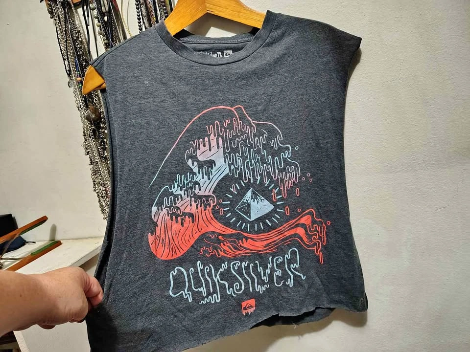 Medium - cool cropped tank "quicksilver"