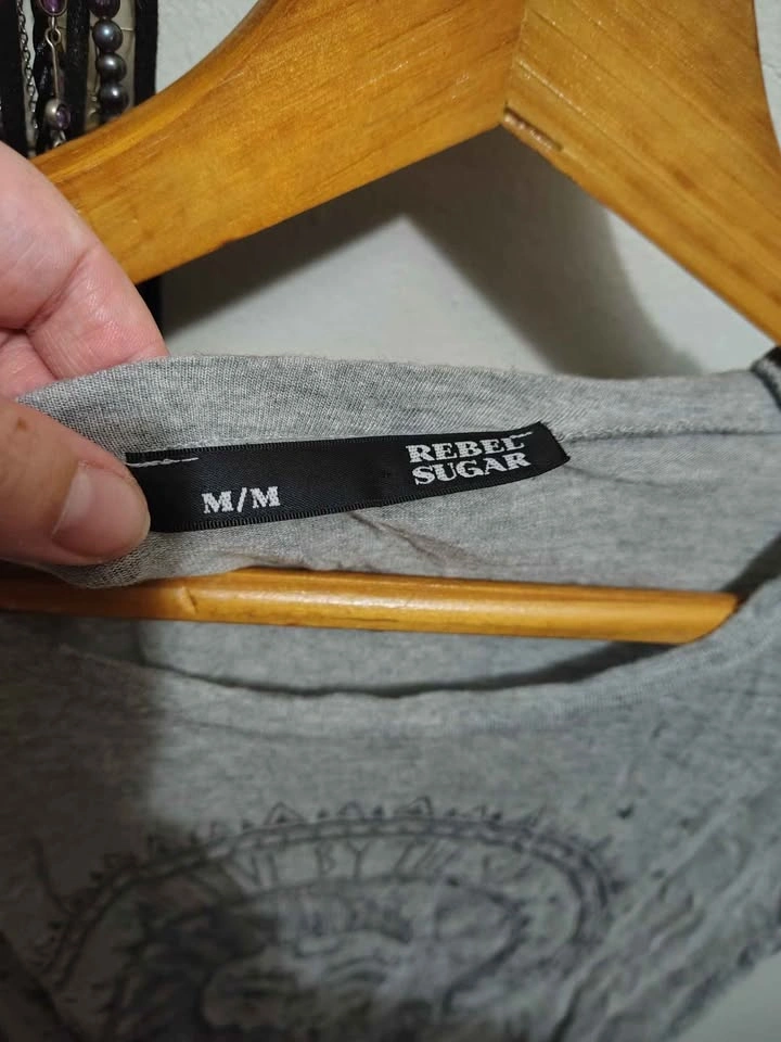 Medium - sun and moon rebel sugar tee - photo 4