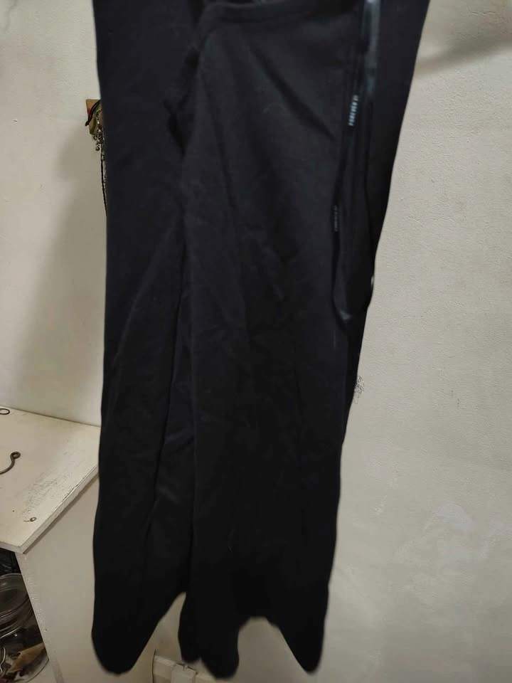 Large - black romper - super stretchy - photo 3