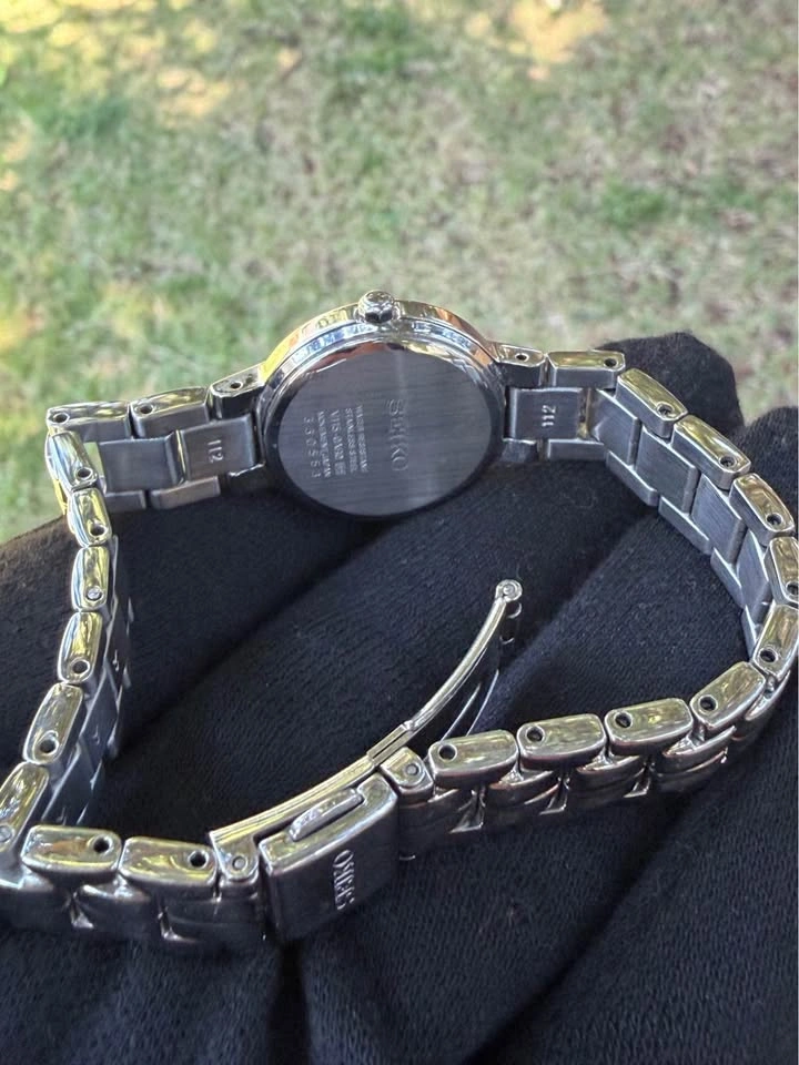 Seiko Solar Women’s Crystal Watch - photo 5