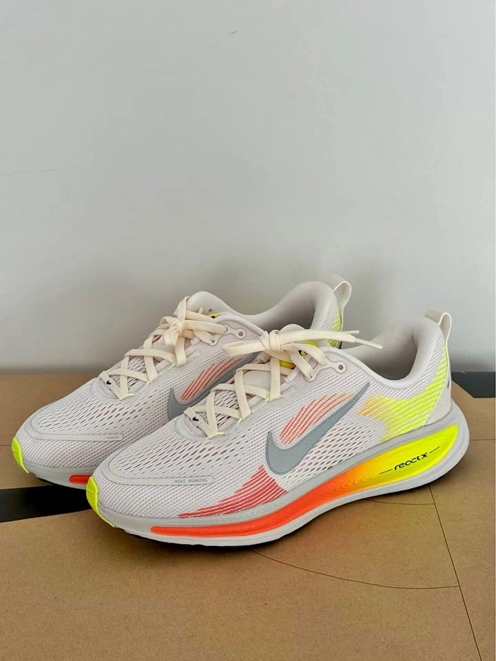Nike Vomero 18 (GS)