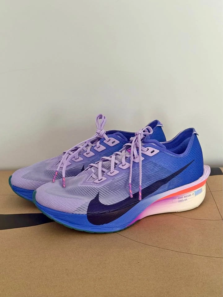 Nike ZoomX Vaporfly Next% 4 - Women's 7.5 / Men's 6