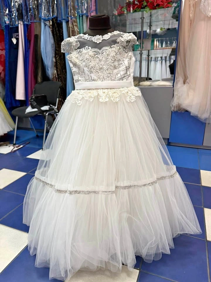 Brand New Beautiful Girls’ Formal Dress – for 5 Years Old