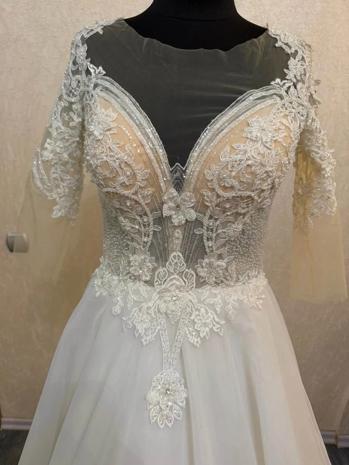 Brand New Elegant White Wedding Dress – EU 44 - photo 3