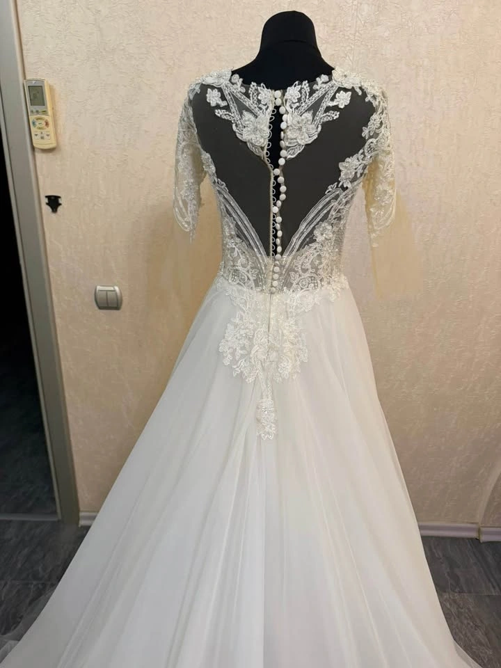 Brand New Elegant White Wedding Dress – EU 44 - photo 4