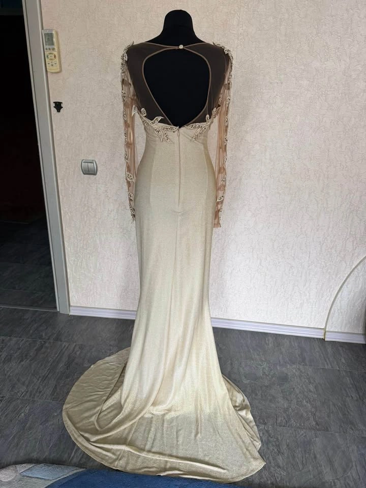 Brand New Elegant Ivory Mermaid Evening Gown – EU 40 - photo 2
