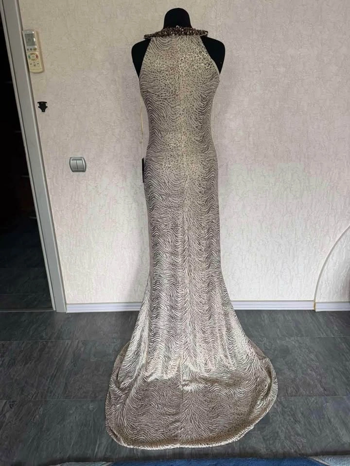 Brand New Elegant Sequin Evening Gown – Size EU 42 / US 12 - photo 2
