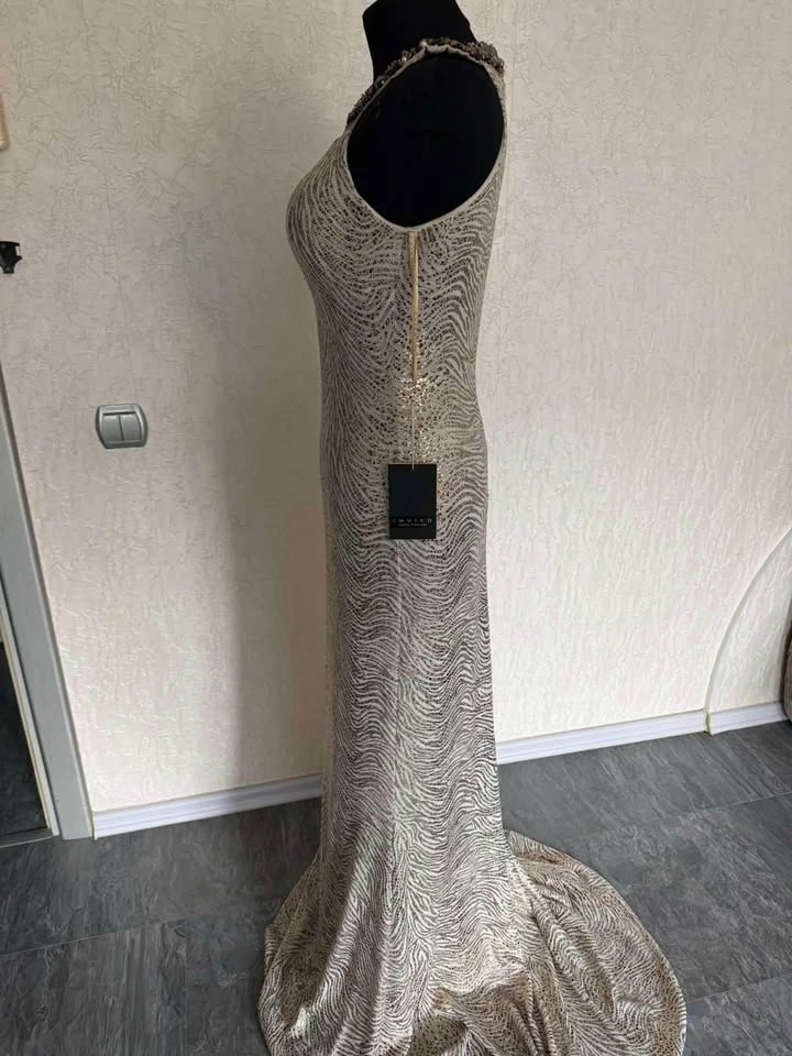 Brand New Elegant Sequin Evening Gown – Size EU 42 / US 12 - photo 3