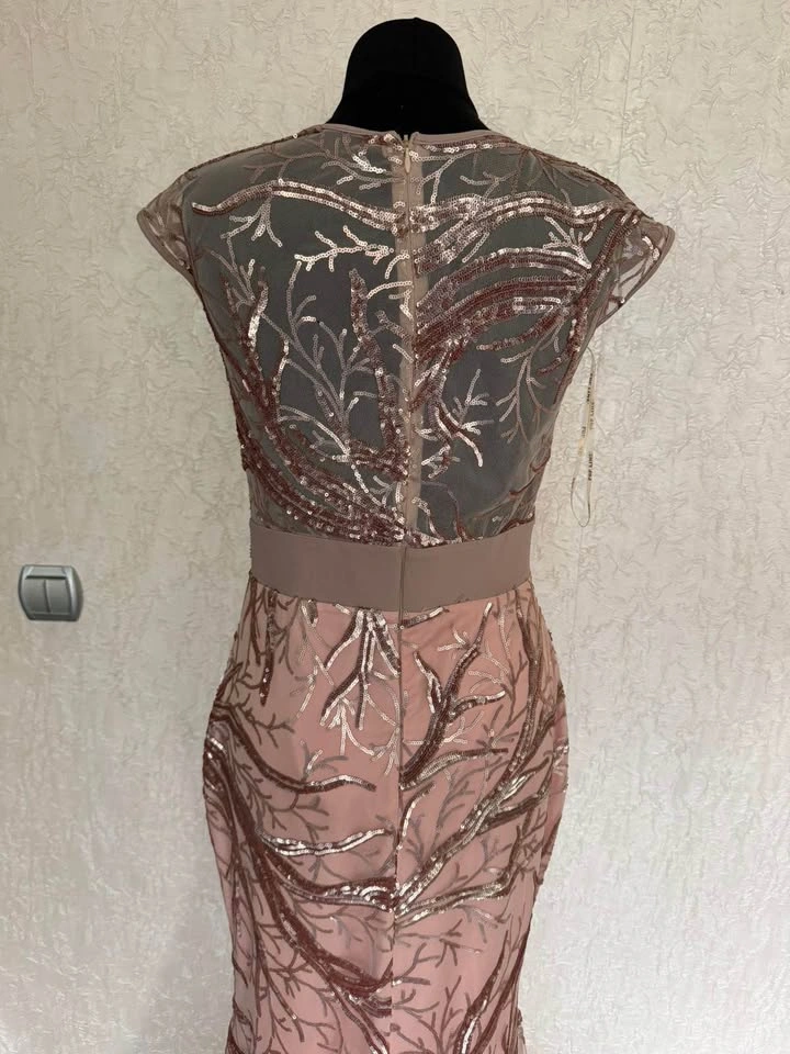 Brand new Elegant Sequin Mermaid Evening Gown – Size 42 - photo 2