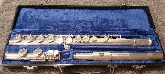 Yamaha YFL-21N & Gemeinhardt 2SP flute