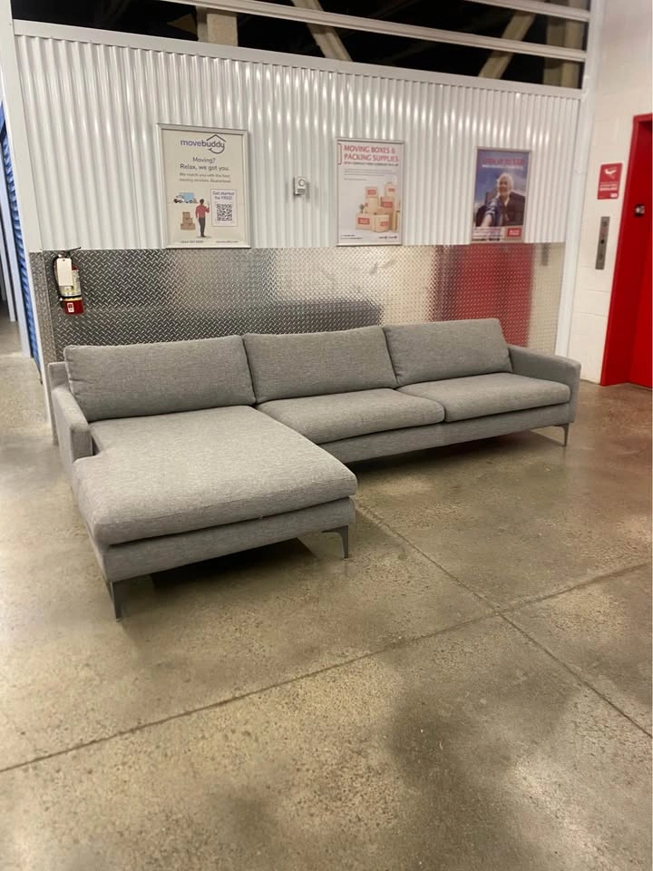 (Free Delivery) Beautiful Grey Sectional Sofa Couch - photo 2