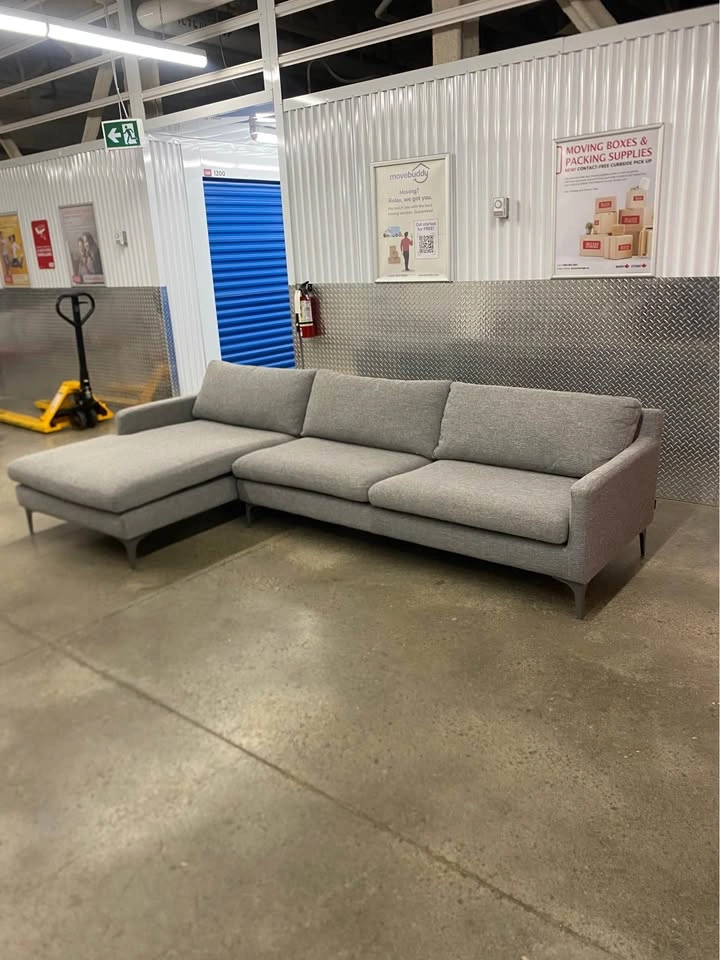 (Free Delivery) Beautiful Grey Sectional Sofa Couch - photo 3