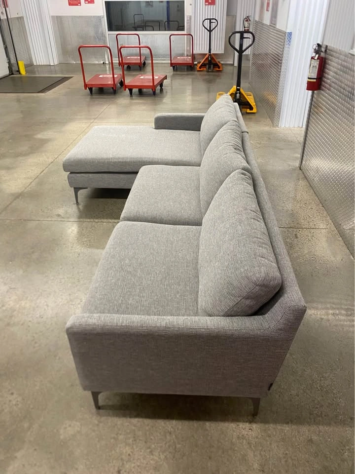 (Free Delivery) Beautiful Grey Sectional Sofa Couch - photo 4