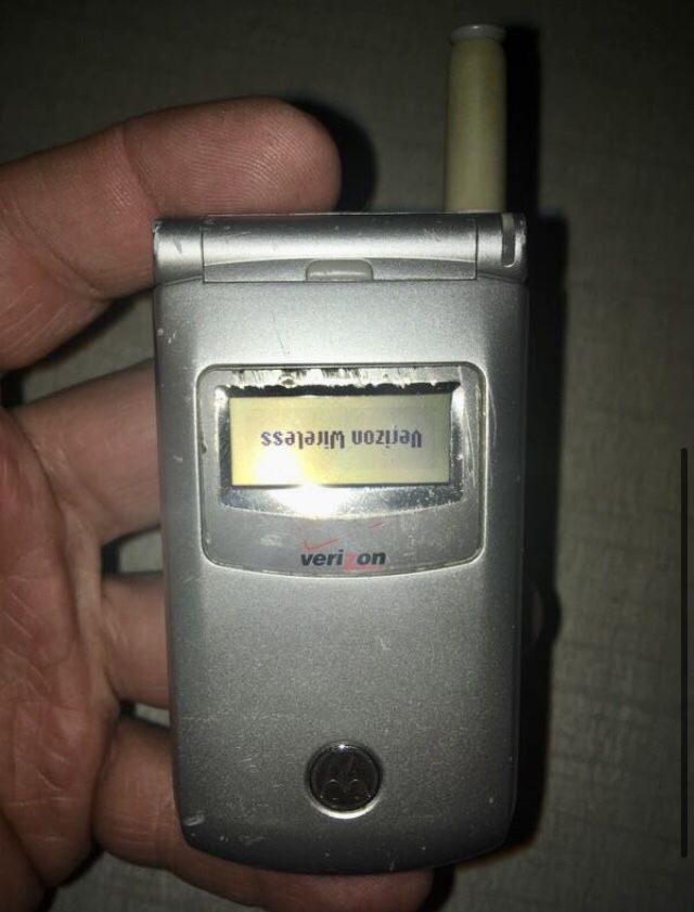 Motorola 720c Cell Phone •Verizon•