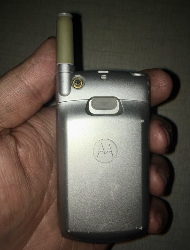 Motorola 720c Cell Phone •Verizon• - photo 2