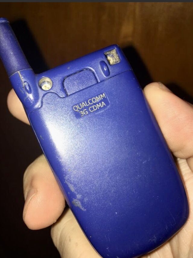 Sanyo VI-2300 Cell Phone •Sprint• - photo 2