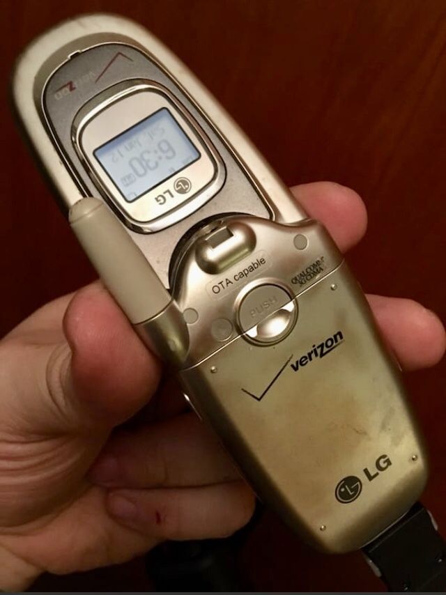 LG VX4650a Cell Phone •Verizon• - photo 2