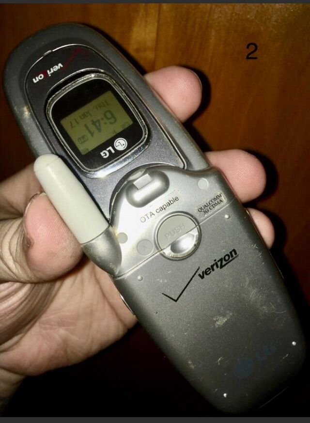 LG VX4650b Cell Phone •Verizon• - photo 3