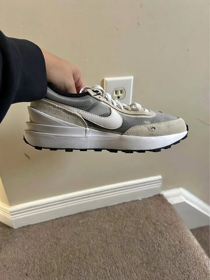 Nike Waffle One thumbnail