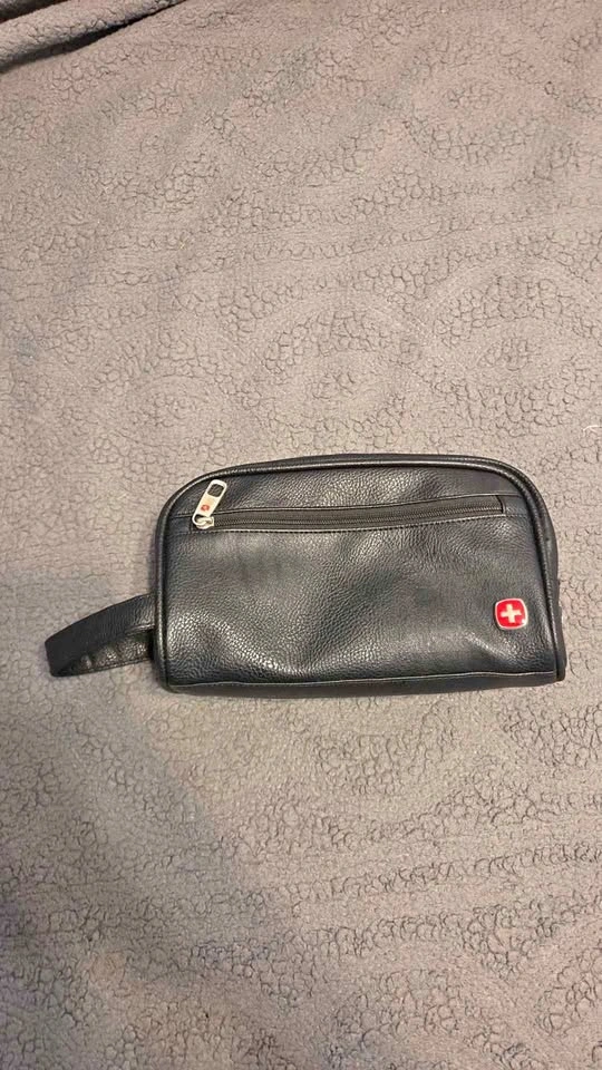 SwissGear Black Leather Toiletry Bag