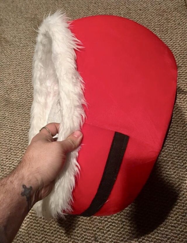 Santa Pet Bed - photo 3