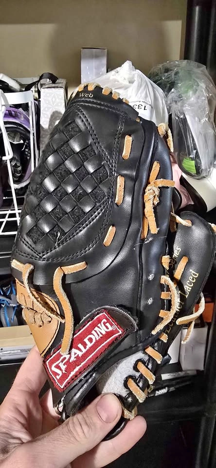 Baseball Glove (Youth - 10 inch)