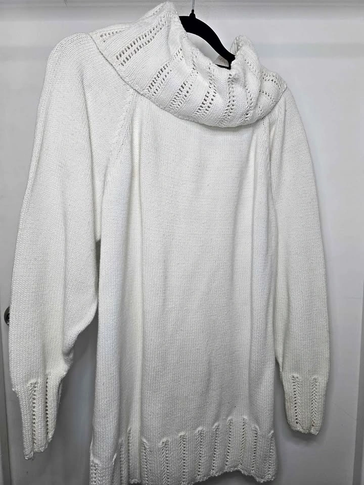 Women's White Knit Sweater (No tag)