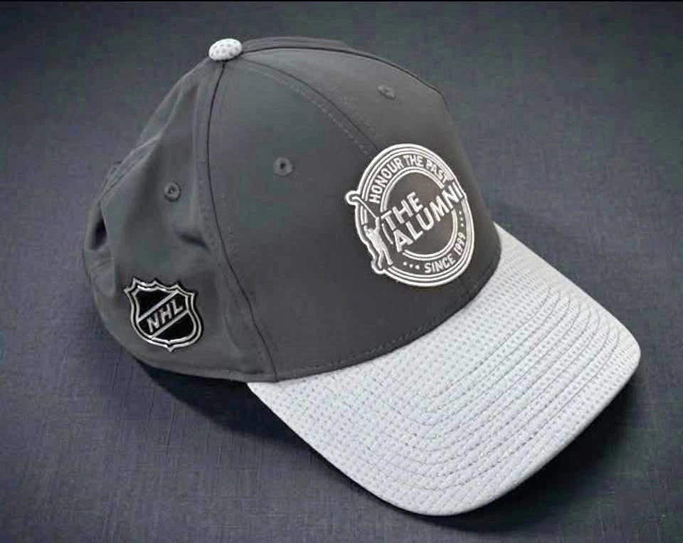 NHL “The Alumni” Hockey Adult Cap. Like-new. 🏒