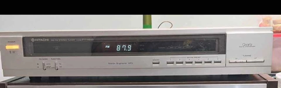 Hitachi am/fm quartz digital tuner FT-4500