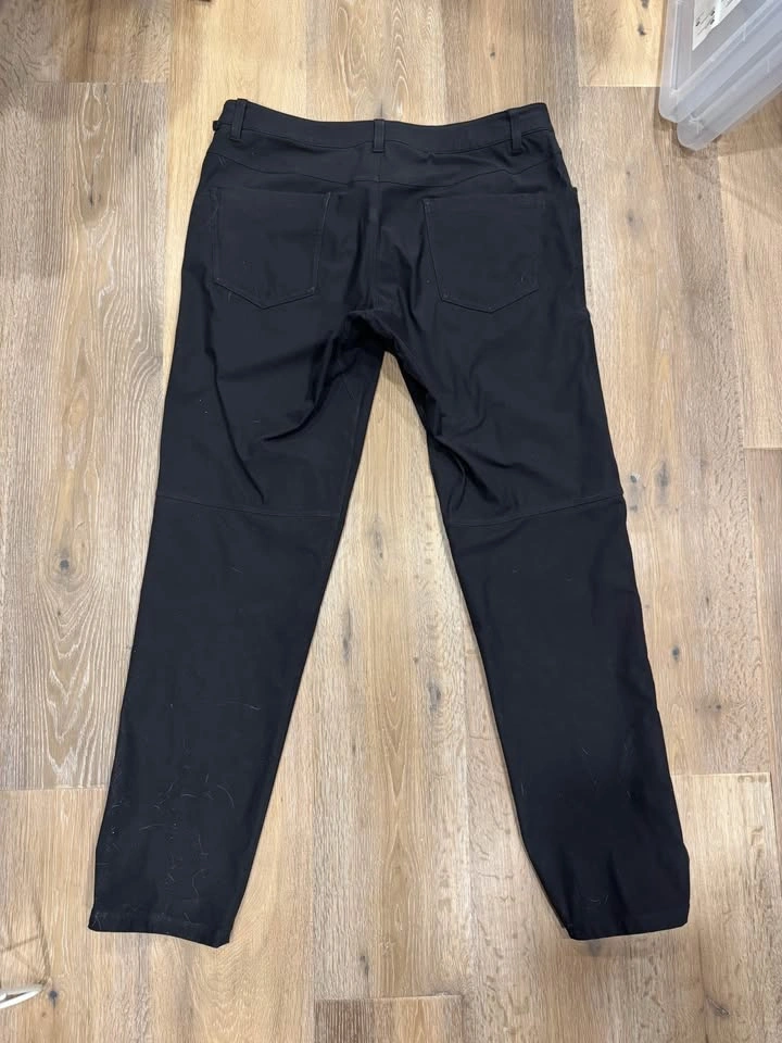 Lululemon 5 pocket black pants W34 L32 - photo 2