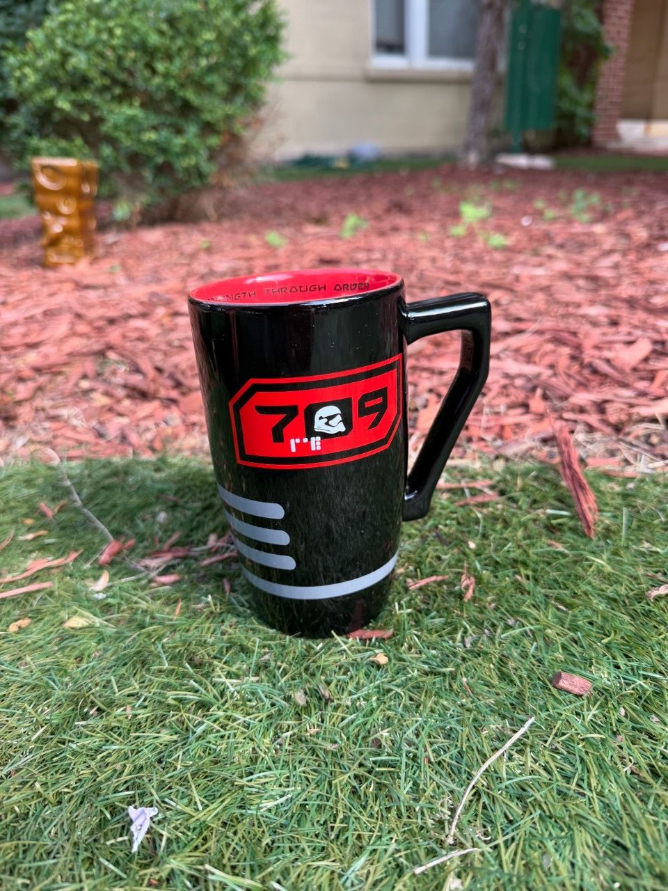 Star Wars Galaxy's Edge Black Spire Outpost Mug - photo 2