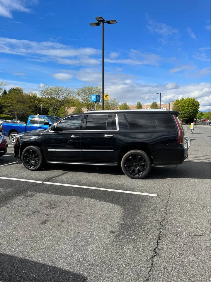 2015 Cadillac Escalade ESV · Luxury Sport Utility 4D - photo 2