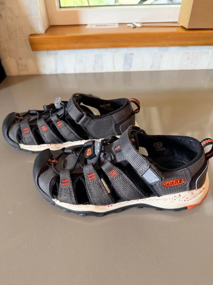 KEEN washable sandals size 2 big kids - photo 4