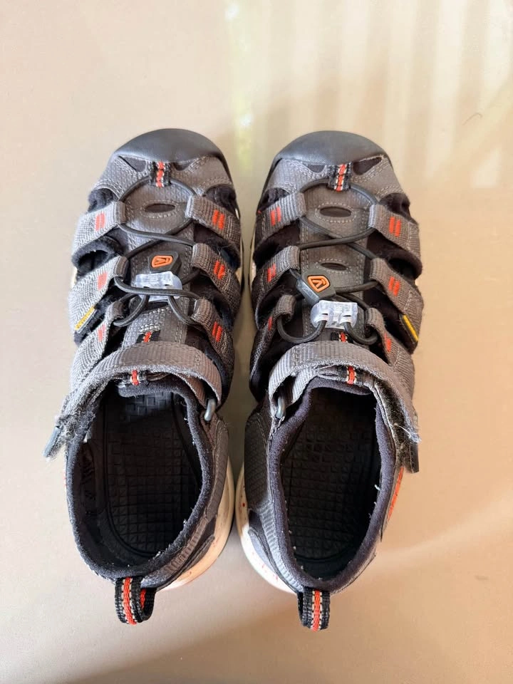 KEEN washable sandals size 2 big kids - photo 5