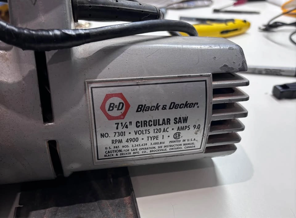 Vintage Black & Decker 7-1/4 inch Circular Saw - photo 3