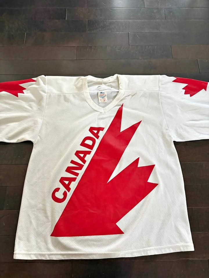 Vintage 80s team Canada jersey