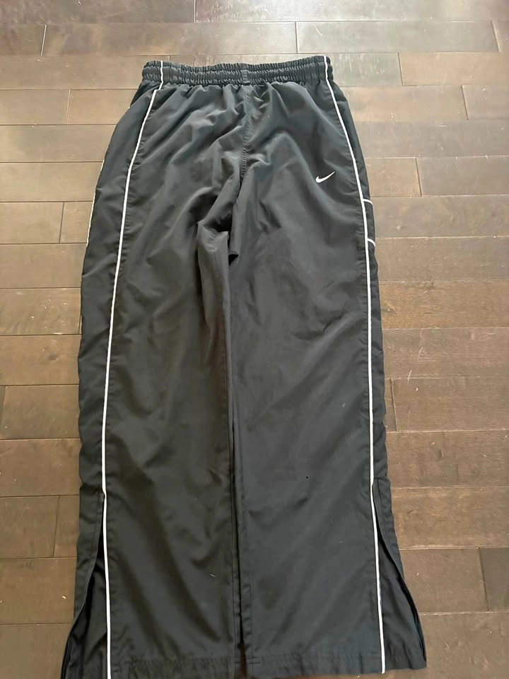Baggy Nike track pants