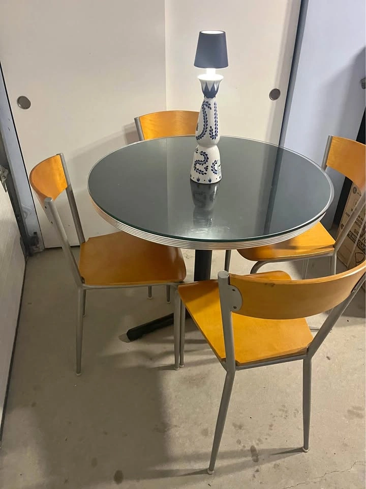dining room chair