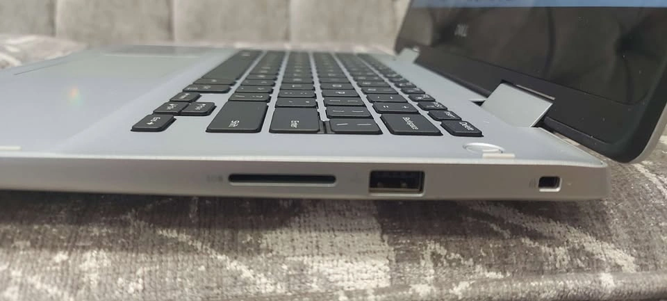 Dell Inspiron 5000 2-in-1 i7-10510U 16GB 256GB SSD - photo 4