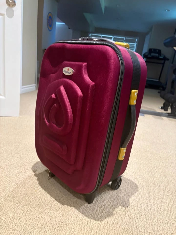 Maroon Hand-carry Luggage - Must Go ASAP - photo 2