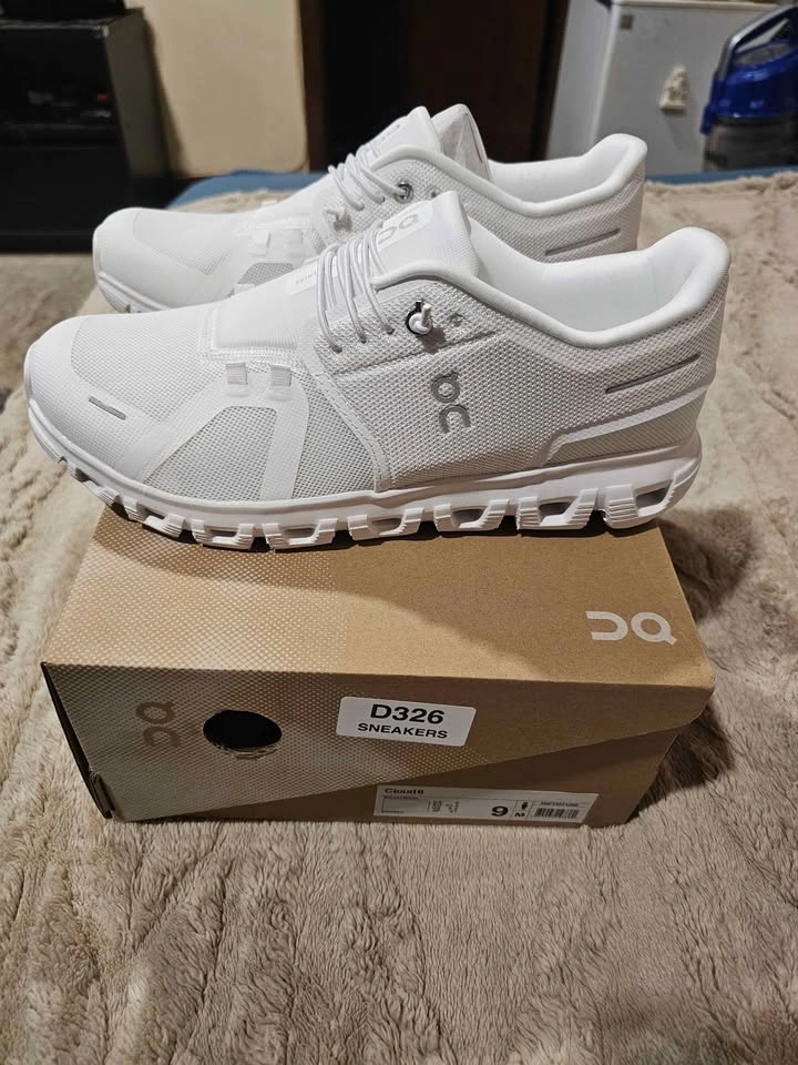 On Cloud 6 White/White Brand New, Size 9 Men - photo 3