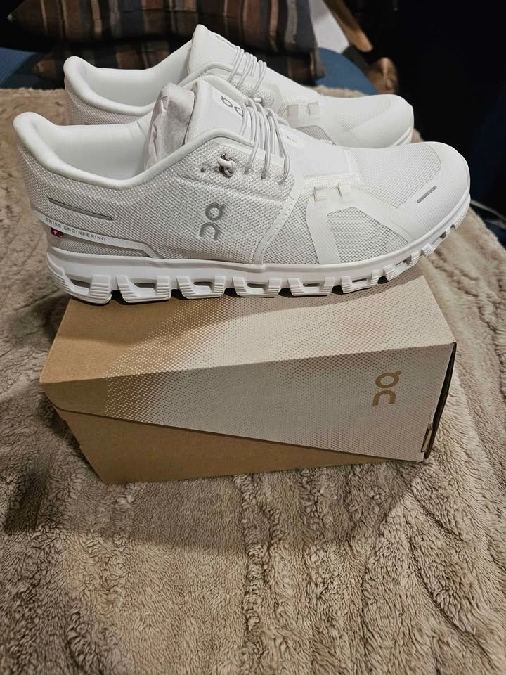 On Cloud 6 White/White Brand New, Size 9 Men - photo 4