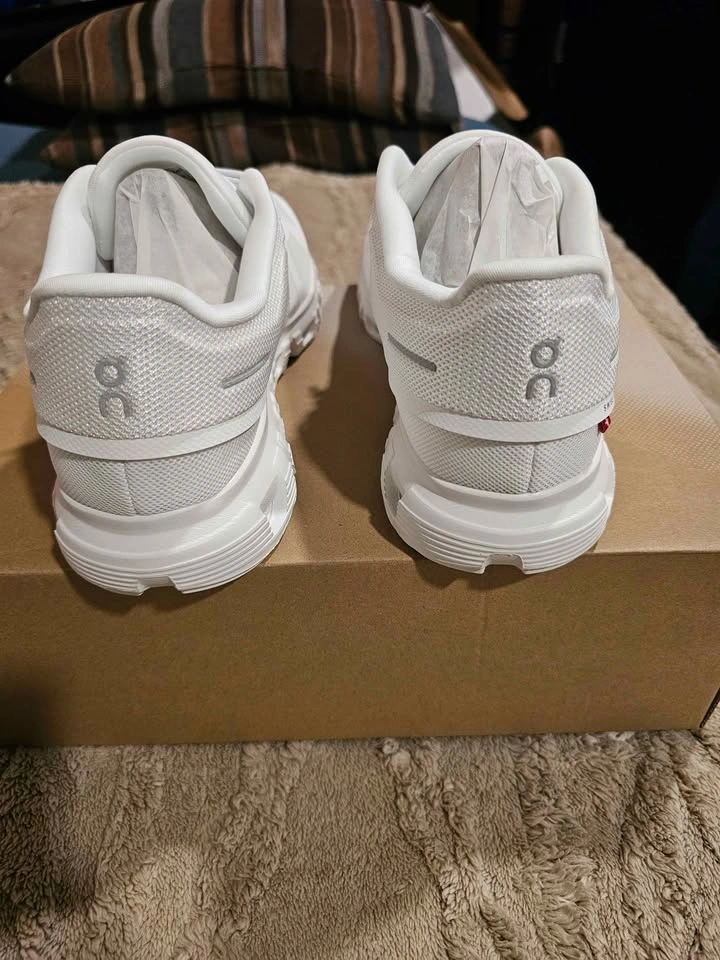 On Cloud 6 White/White Brand New, Size 9 Men - photo 5